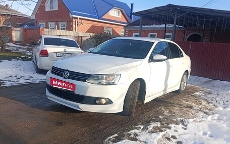 Volkswagen Jetta VI, 2013 год, 1 030 000 рублей, 2 фотография