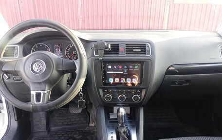 Volkswagen Jetta VI, 2013 год, 1 030 000 рублей, 16 фотография