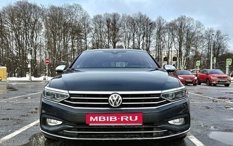 Volkswagen Passat B8 рестайлинг, 2019 год, 2 980 000 рублей, 2 фотография