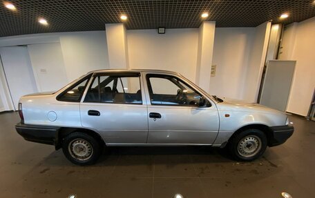Daewoo Nexia I рестайлинг, 2001 год, 104 000 рублей, 2 фотография