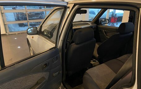 Daewoo Nexia I рестайлинг, 2001 год, 104 000 рублей, 21 фотография