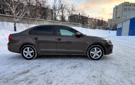 Volkswagen Jetta VI, 2013 год, 950 000 рублей, 4 фотография