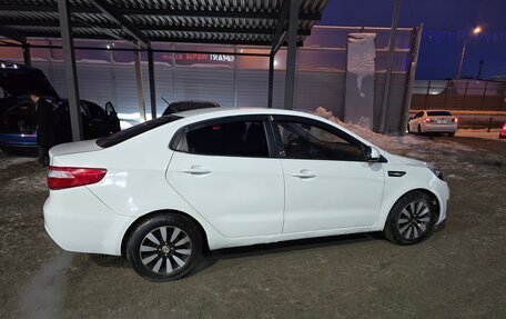 KIA Rio III рестайлинг, 2013 год, 520 000 рублей, 2 фотография