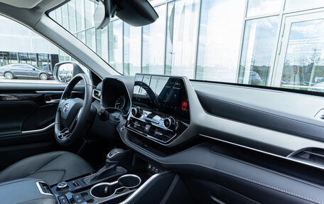 Toyota Highlander, 2025 год, 5 790 000 рублей, 38 фотография