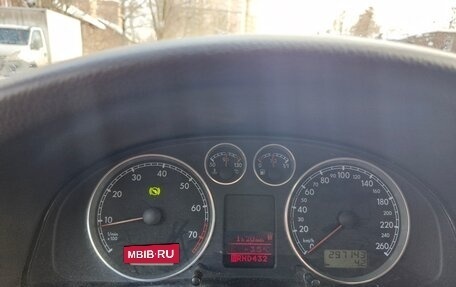 Volkswagen Passat B5+ рестайлинг, 2002 год, 340 000 рублей, 18 фотография