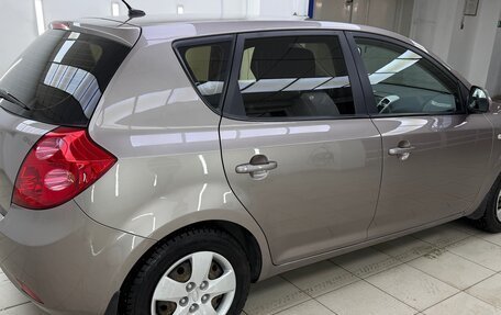 KIA cee'd I рестайлинг, 2009 год, 650 000 рублей, 13 фотография