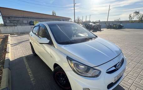 Hyundai Solaris II рестайлинг, 2011 год, 540 000 рублей, 7 фотография