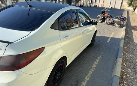 Hyundai Solaris II рестайлинг, 2011 год, 540 000 рублей, 8 фотография