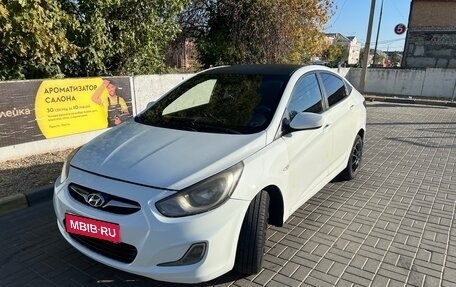 Hyundai Solaris II рестайлинг, 2011 год, 540 000 рублей, 1 фотография