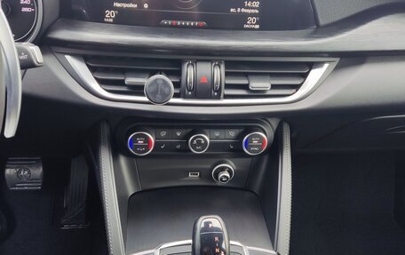 Alfa Romeo Stelvio, 2019 год, 3 200 000 рублей, 9 фотография