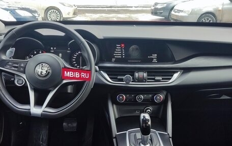 Alfa Romeo Stelvio, 2019 год, 3 200 000 рублей, 10 фотография