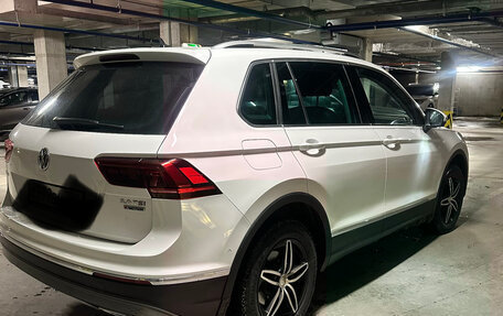 Volkswagen Tiguan II, 2018 год, 2 990 000 рублей, 2 фотография
