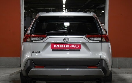 Toyota RAV4, 2021 год, 2 849 000 рублей, 6 фотография