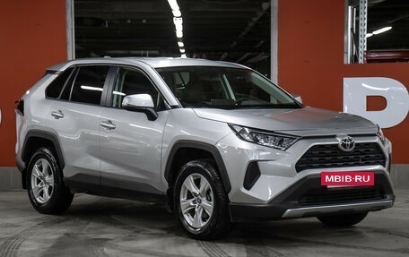 Toyota RAV4, 2021 год, 2 849 000 рублей, 3 фотография