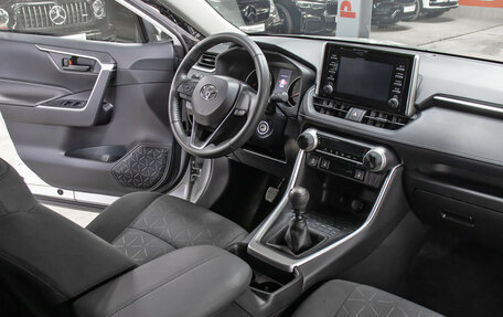 Toyota RAV4, 2021 год, 2 849 000 рублей, 11 фотография