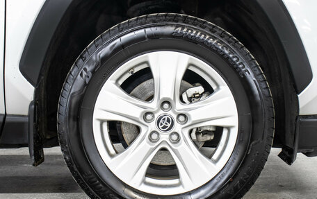 Toyota RAV4, 2021 год, 2 849 000 рублей, 21 фотография