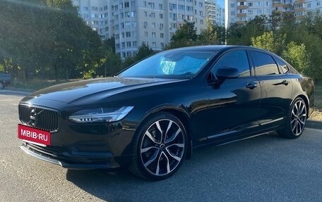 Volvo S90 II рестайлинг, 2018 год, 3 650 000 рублей, 2 фотография
