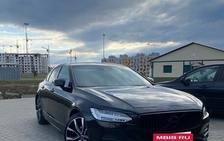 Volvo S90 II рестайлинг, 2018 год, 3 650 000 рублей, 3 фотография