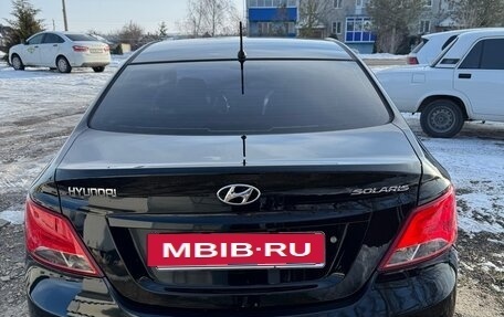 Hyundai Solaris II рестайлинг, 2015 год, 800 000 рублей, 2 фотография