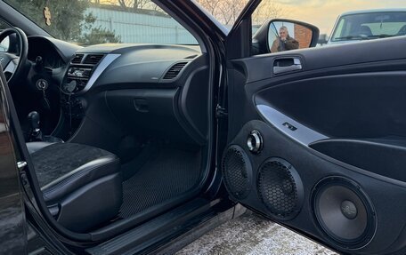 Hyundai Solaris II рестайлинг, 2015 год, 800 000 рублей, 11 фотография