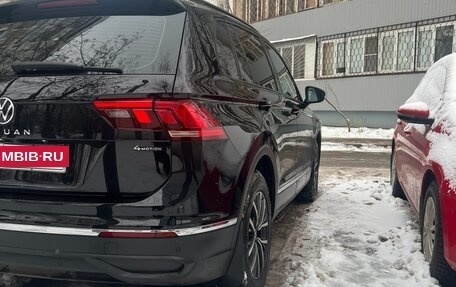 Volkswagen Tiguan II, 2021 год, 2 940 000 рублей, 4 фотография