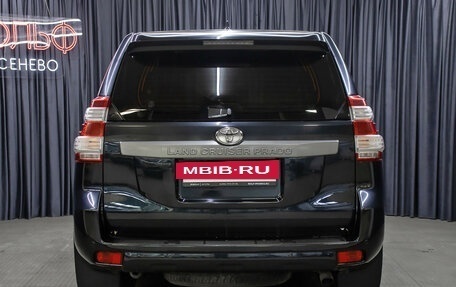 Toyota Land Cruiser Prado 150 рестайлинг 2, 2017 год, 4 498 000 рублей, 6 фотография