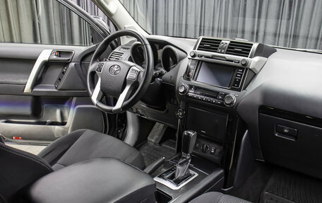 Toyota Land Cruiser Prado 150 рестайлинг 2, 2017 год, 4 498 000 рублей, 10 фотография