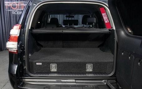 Toyota Land Cruiser Prado 150 рестайлинг 2, 2017 год, 4 498 000 рублей, 9 фотография