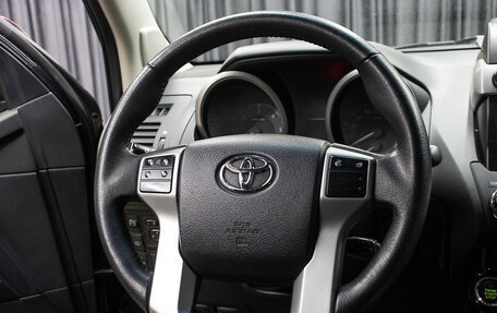 Toyota Land Cruiser Prado 150 рестайлинг 2, 2017 год, 4 498 000 рублей, 16 фотография