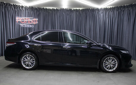 Toyota Camry, 2021 год, 3 498 000 рублей, 4 фотография