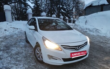 Hyundai Solaris II рестайлинг, 2016 год, 1 000 000 рублей, 2 фотография