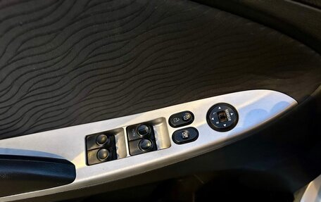 Hyundai Solaris II рестайлинг, 2011 год, 559 000 рублей, 3 фотография