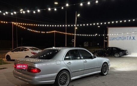 Mercedes-Benz E-Класс, 2001 год, 780 000 рублей, 8 фотография