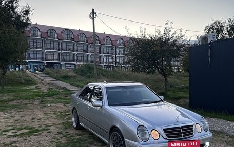 Mercedes-Benz E-Класс, 2001 год, 780 000 рублей, 4 фотография
