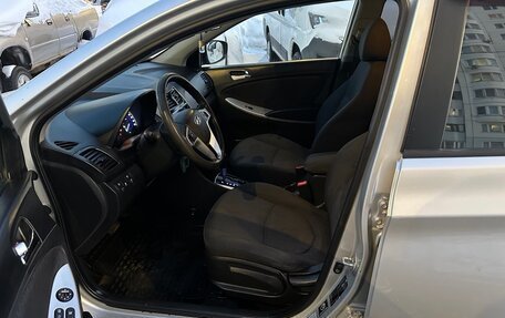 Hyundai Solaris II рестайлинг, 2011 год, 559 000 рублей, 10 фотография