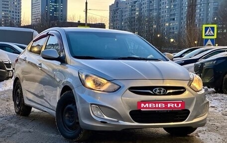 Hyundai Solaris II рестайлинг, 2011 год, 559 000 рублей, 9 фотография