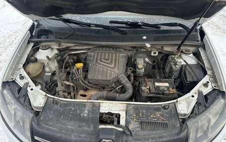 Renault Logan II, 2018 год, 405 000 рублей, 3 фотография