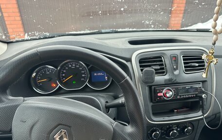 Renault Logan II, 2018 год, 405 000 рублей, 6 фотография