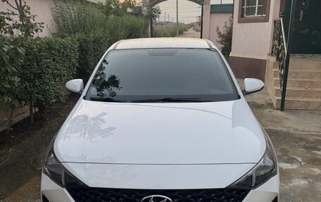 Hyundai Solaris II рестайлинг, 2021 год, 1 760 000 рублей, 1 фотография