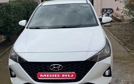 Hyundai Solaris II рестайлинг, 2021 год, 1 760 000 рублей, 2 фотография