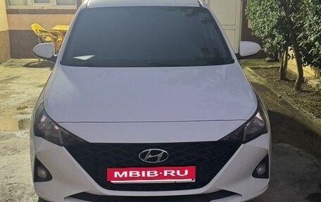 Hyundai Solaris II рестайлинг, 2021 год, 1 760 000 рублей, 4 фотография