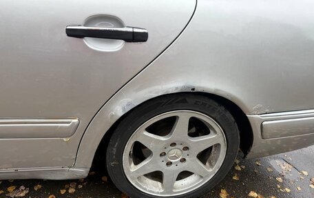 Mercedes-Benz E-Класс, 1997 год, 285 000 рублей, 6 фотография