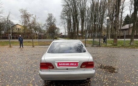 Mercedes-Benz E-Класс, 1997 год, 285 000 рублей, 4 фотография