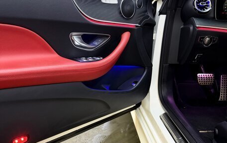 Mercedes-Benz E-Класс, 2018 год, 4 000 000 рублей, 8 фотография