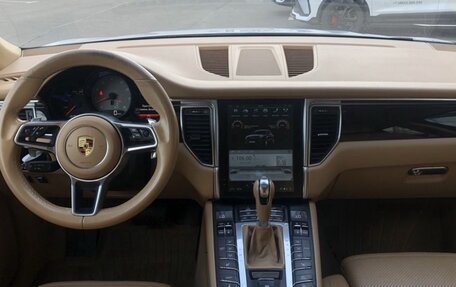 Porsche Macan I рестайлинг, 2015 год, 2 000 000 рублей, 9 фотография