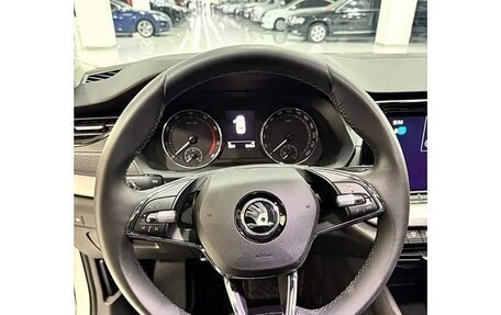 Skoda Octavia IV, 2023 год, 2 230 000 рублей, 10 фотография