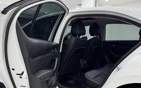 Skoda Octavia IV, 2023 год, 2 230 000 рублей, 14 фотография