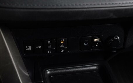 Toyota RAV4, 2015 год, 1 880 000 рублей, 13 фотография