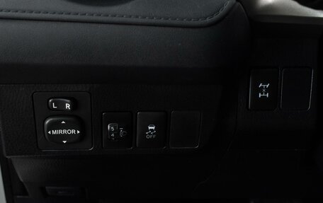 Toyota RAV4, 2015 год, 1 880 000 рублей, 14 фотография