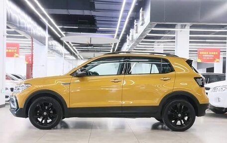 Volkswagen T-Cross I, 2022 год, 1 580 000 рублей, 3 фотография